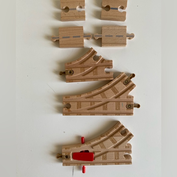 Thomas Wooden Railway: Wooden Track Adapter Pack - Switch/Merge Track - Picture 2 of 2